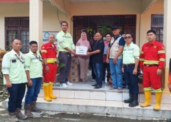 PT JRBM menyerahkan  bantuan tanggap darurat untuk korban banjir di Kecamatan Dumoga Barat, Kabupaten Bolaang Mongondow, Sulawesi Utara. (Dok Istimewa)